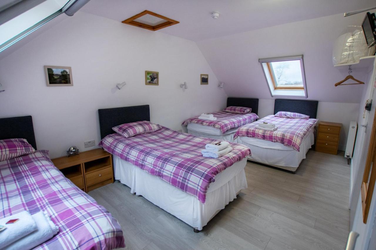 Corran Bunkhouse Hotel ภายนอก รูปภาพ