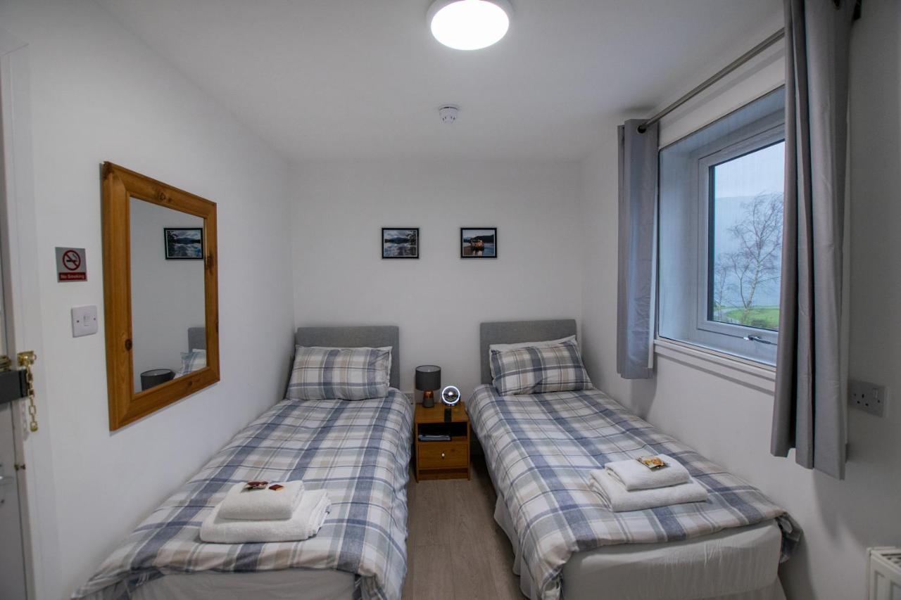 Corran Bunkhouse Hotel ภายนอก รูปภาพ A twin bedroom